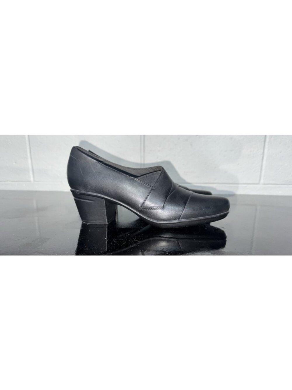 Clarks Emslie Warbler Womens Leather Casual Slip On Heels Pumps Size 9.5 Black